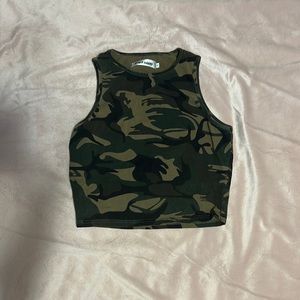 women’s camouflage cropped tank top